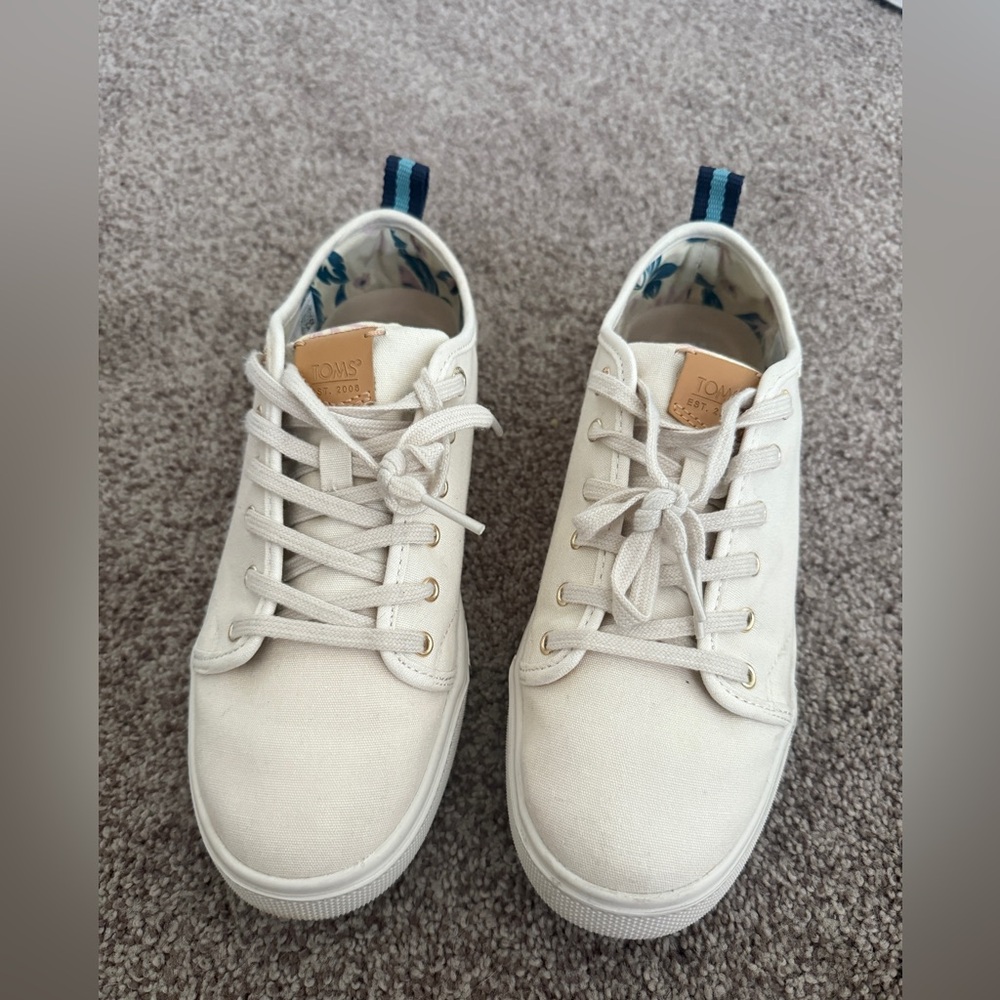 Toms Women's Cream Canvas Sneakers with Blue Heel Pull - 8.5